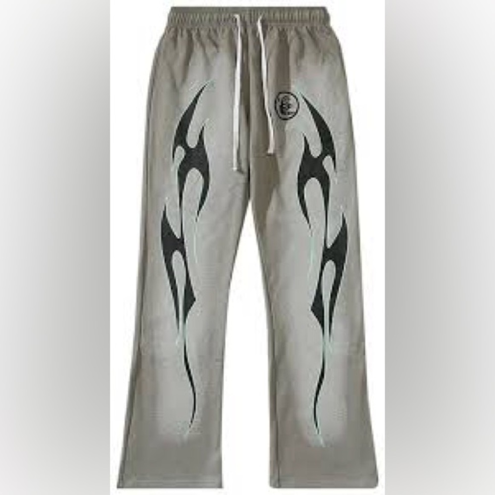 Hellstar Future Flames Gray Sweatpants Small‎ NWT